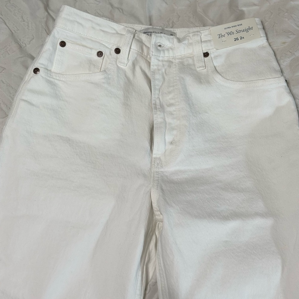 The 90s Straight White Jeans